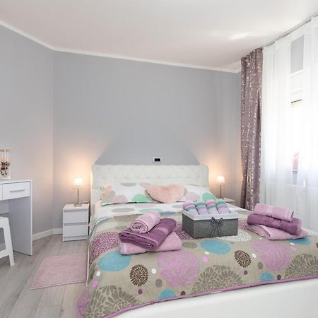 Apartment Odore Di Mare With Beautiful Garden Krk Town Exterior foto